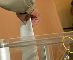 На Львовщине голосование начали с нарушений 