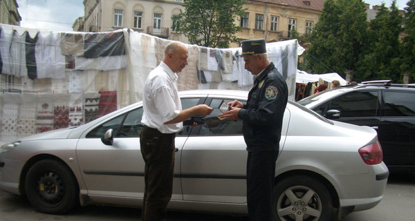 За неделю гаишники оштрафовали водителей за неправильную парковку на 70 тысяч гривен