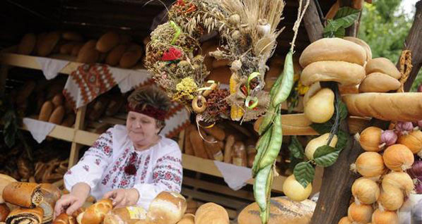 В День Независимости в центре угостят варениками, а в Шевченкивском гаю – караваем и плюшками