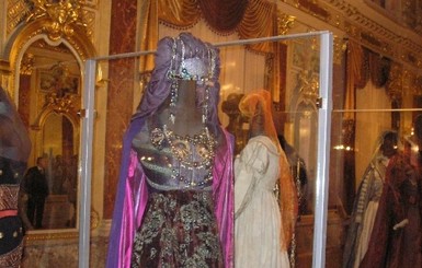 Во Львове выставили костюмы оперных знаменитостей Ла Скала