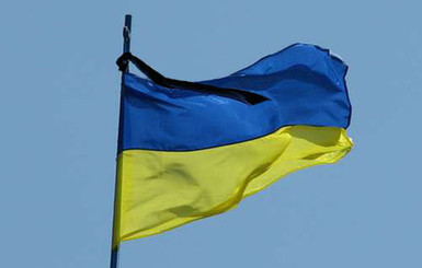 Во Львове на День Победы хотят «украсить» флаги траурными лентами