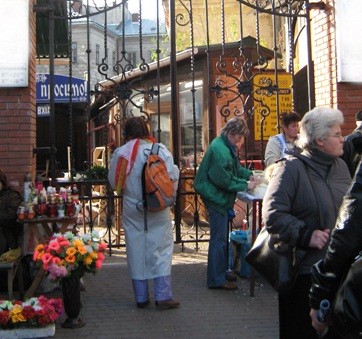 Кроме торговцев, во Львове бастуют таксисты, парикмахеры и даже художники