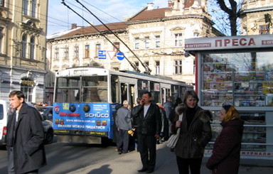Трамваи и троллейбусы объявляют маршруткам «войну за пассажиров» 