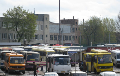 С площади Дворцовой «выселяют» автостанцию и продавцов хот-догов