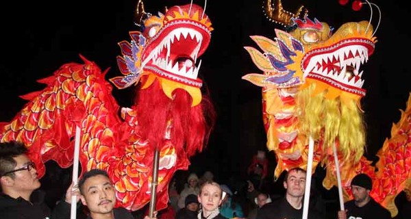 Китайский Новый год встретили парадом Драконов