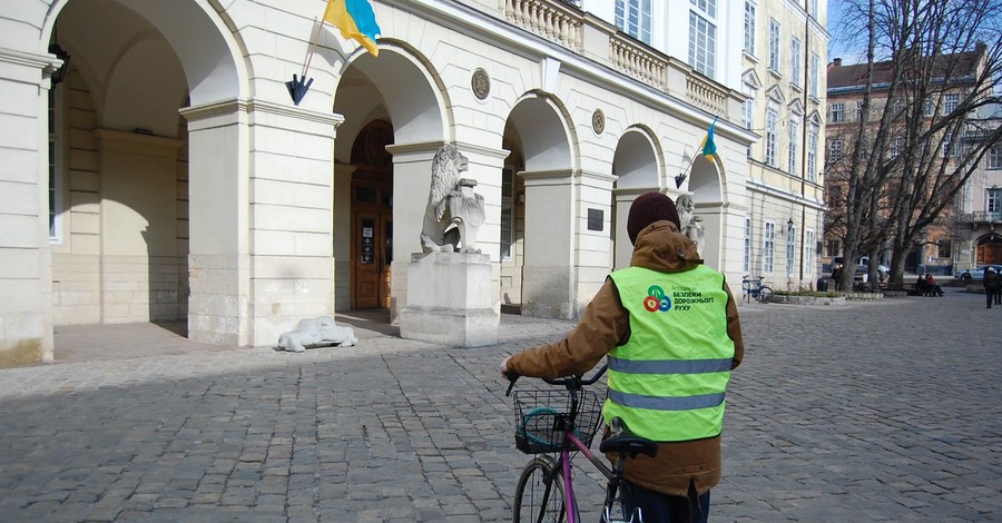 Улицы Львова патрулируют горожане вместе с правоохранителями