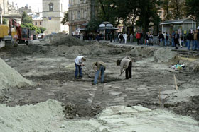 На площади Галицкой раскопали дорогу ХVIII века  