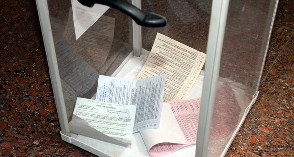 В Луцке, Тернополе и Ровно избирательные участки открылись вовремя