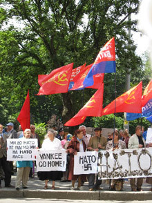 Коммунисты  послали НАТО домой 