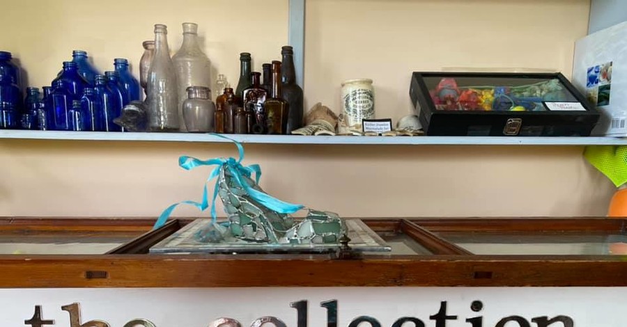 Туфелька из морского стекла одесской рукодельницы стала изюминкой музея в США