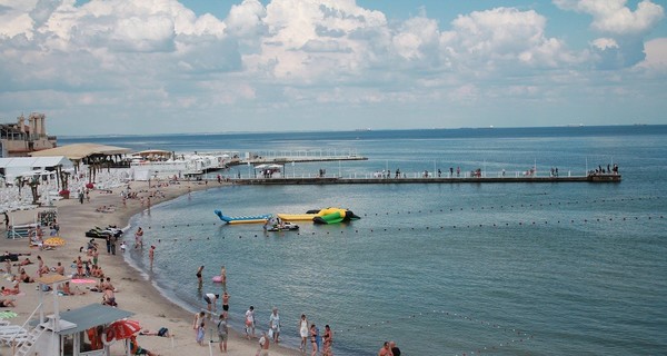 В Одессе в разгар пляжного сезона усилили карантин и ввели правила у моря