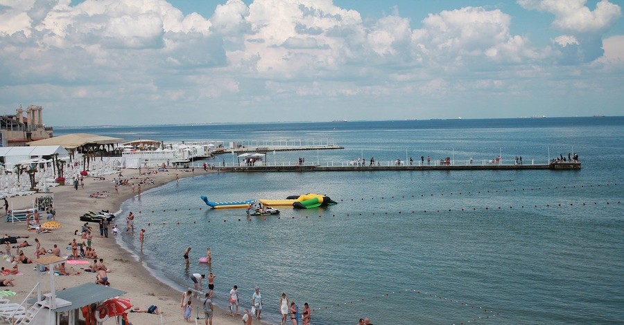 В Одессе в разгар пляжного сезона усилили карантин и ввели правила у моря