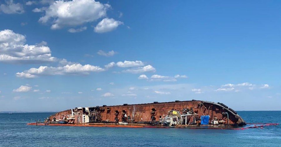 Потерпела крах последняя попытка поднять затонувший около Одессы танкер Delfi