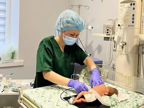 В Ровно хирурги сделали операцию на сердце 800-граммовому младенцу