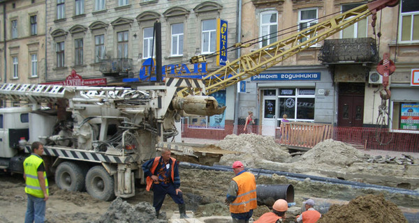 На Городокской ремонтируют канализацию