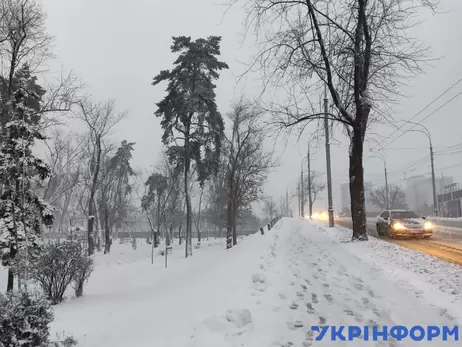 Через снігопад на Київщині енергетики переходять в посилений режим роботи (оновлено)