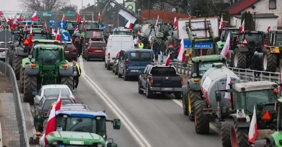 Польські фермери за добу не пропустили жодної вантажівки з України