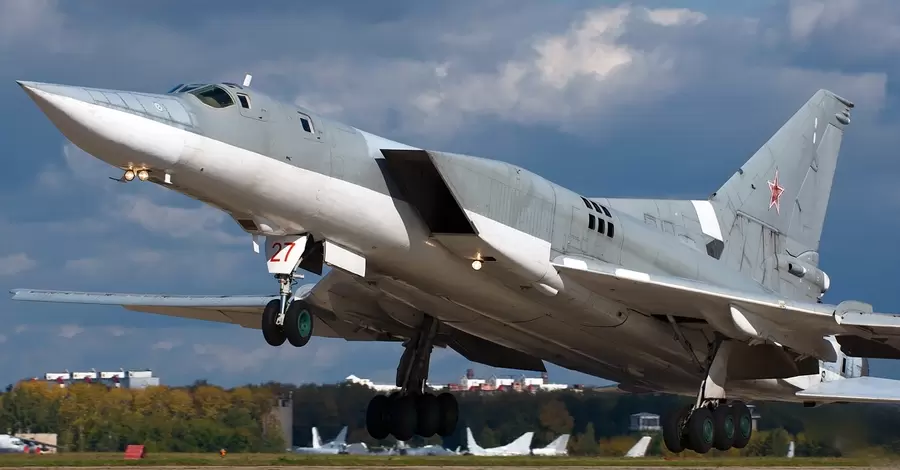 Дорогий, великий, вразливий: що відомо про носія крилатих ракет - літак Ту-22М3