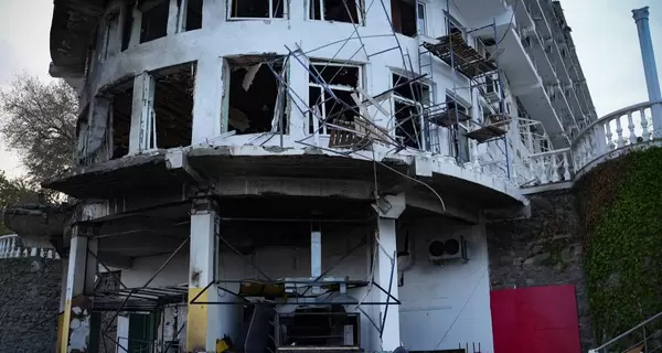 В результате утреннего удара по Николаеву повреждена гостиница, недавно восстановленная после обстрелов 2022 года