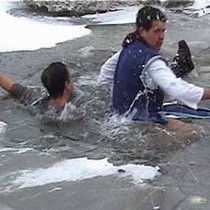 Двое детей в Сокальском районе провалились под лед 